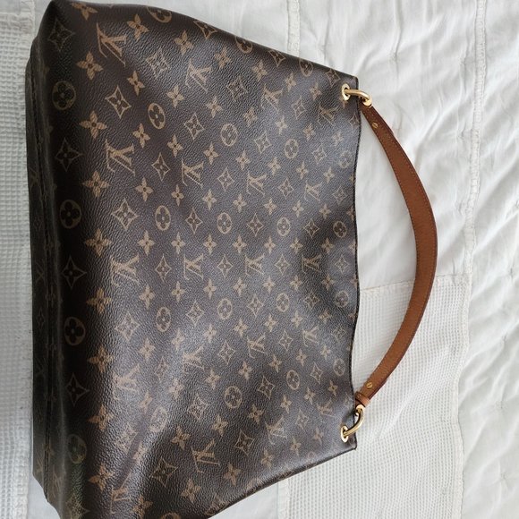 Louis Vuitton Graceful MM Hobo - Picture 11 of 13